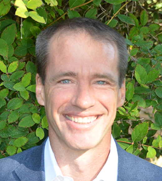 portrait photo of daniel gray